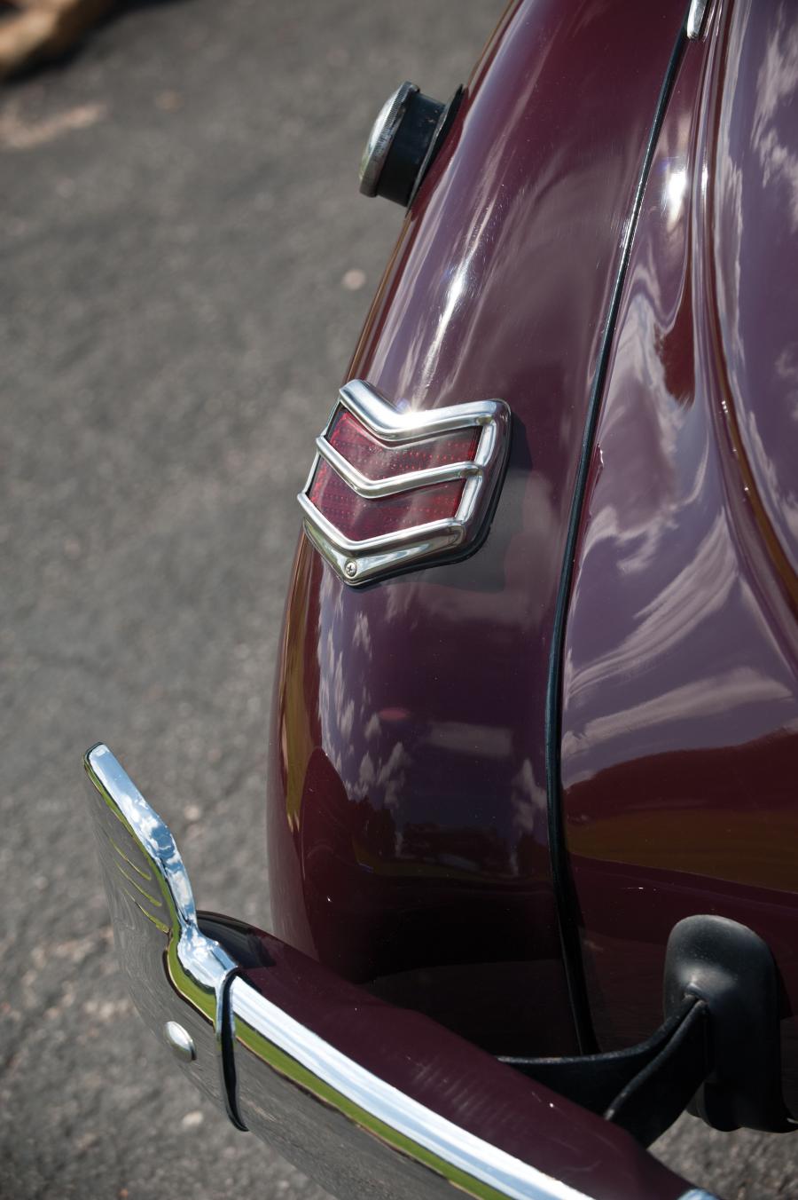  Ford DeLuxe Coupe 1940 года  (фото 15 из 25)